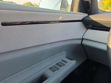 POLESTAR 4 200 kW Long Range Single 22KW Pilot Pixel HK