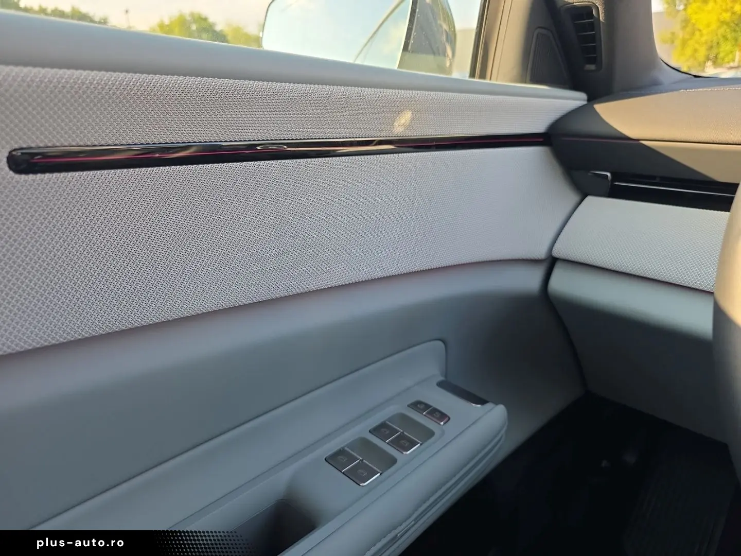 POLESTAR 4 200 kW Long Range Single 22KW Pilot Pixel HK