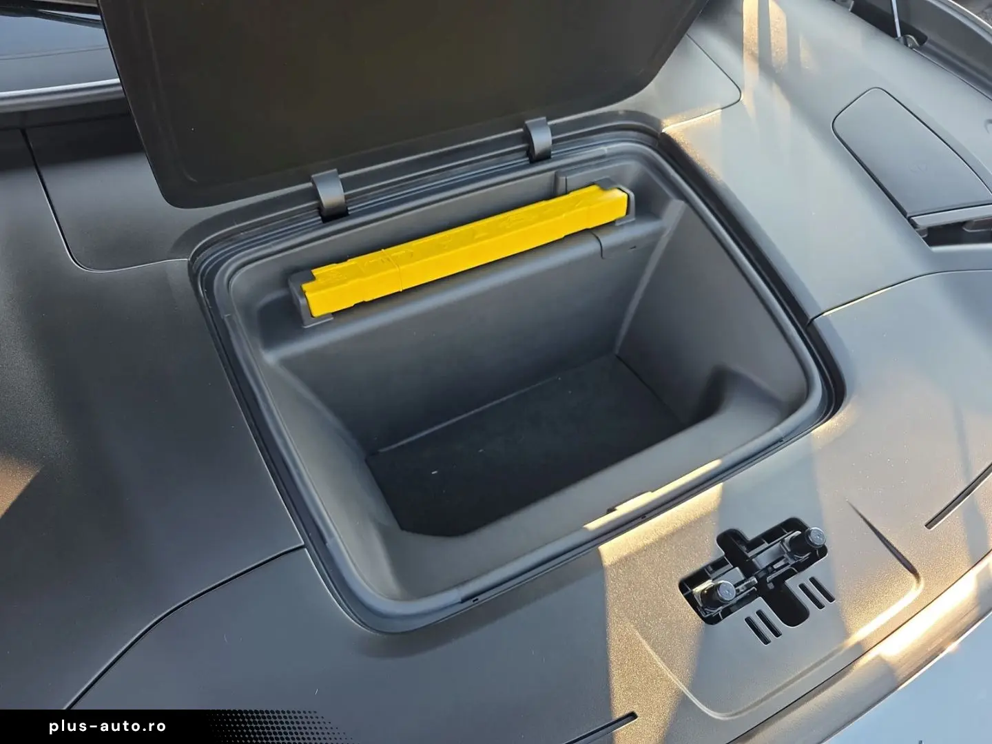POLESTAR 4 200 kW Long Range Single 22KW Pilot Pixel HK