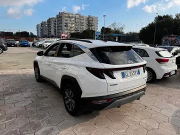 HYUNDAI HYUNDAI TUCSON 1.6 HEV 2023 SUPER ACCESSORIATA