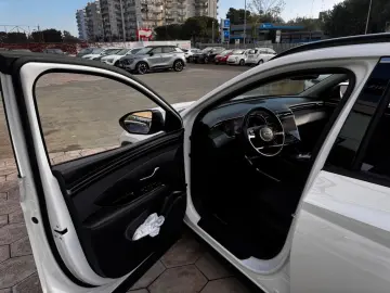 HYUNDAI HYUNDAI TUCSON 1.6 HEV 2023 SUPER ACCESSORIATA