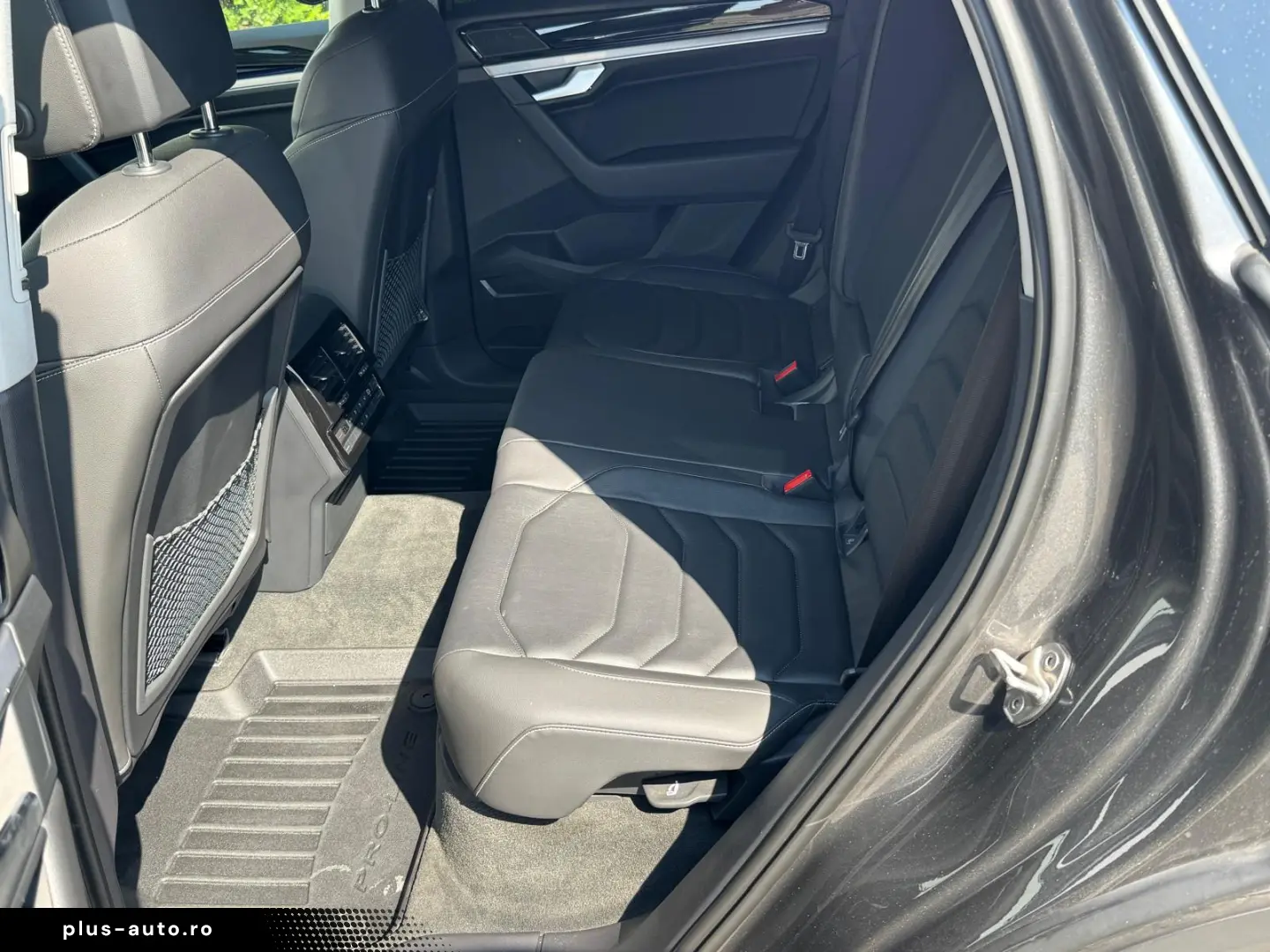 Volkswagen TOUAREG SUV 2022