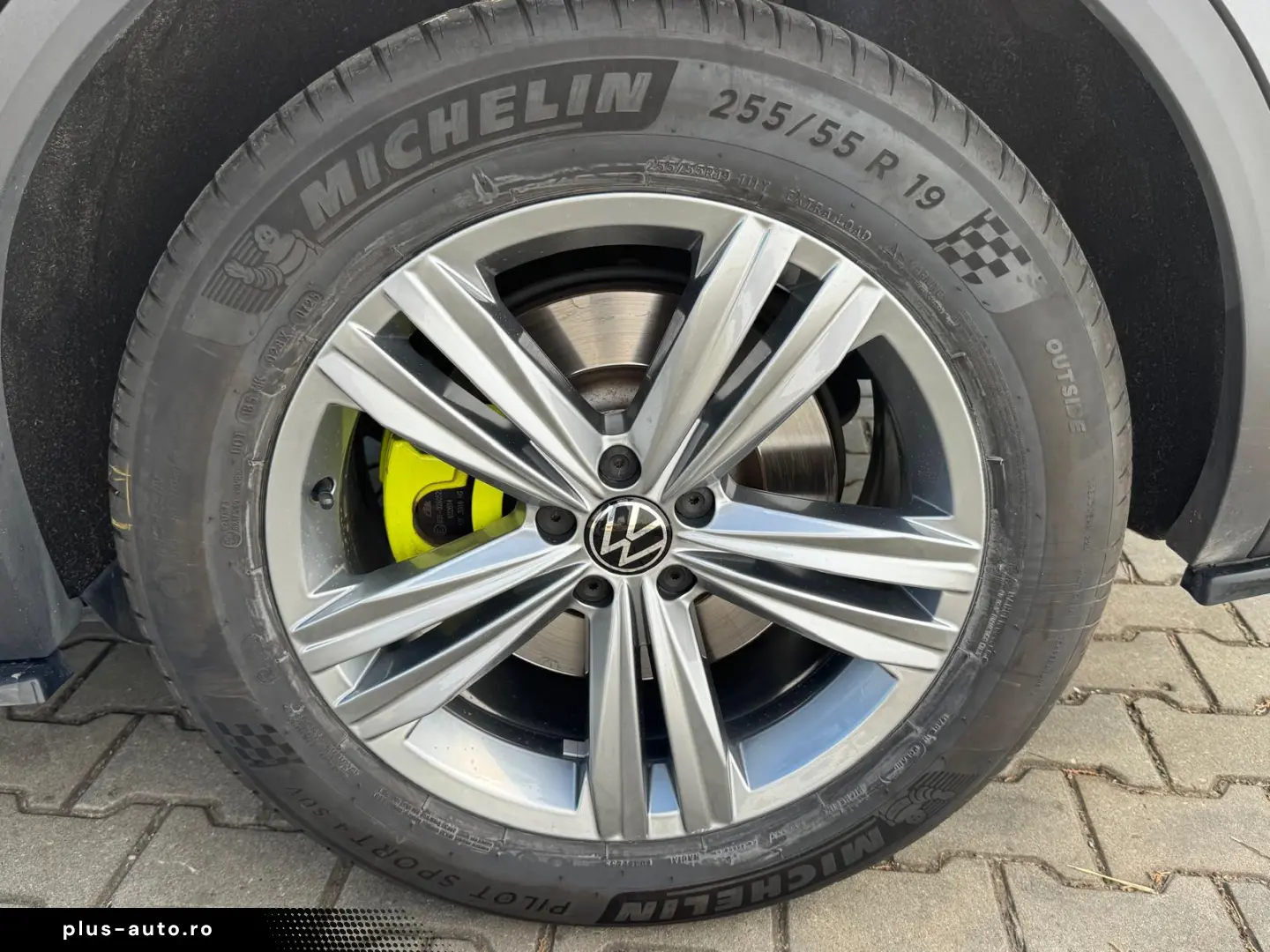 Volkswagen TOUAREG SUV 2022