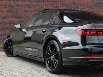 AUDI A8L 60 TFSIe quattro   Design Selection