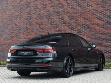 AUDI A8L 60 TFSIe quattro   Design Selection