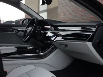 AUDI A8L 60 TFSIe quattro   Design Selection