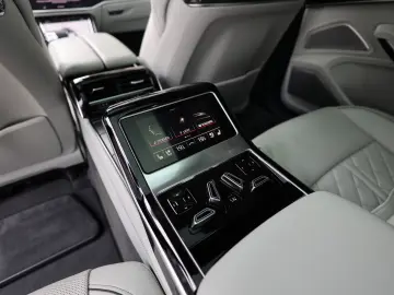 AUDI A8L 60 TFSIe quattro   Design Selection