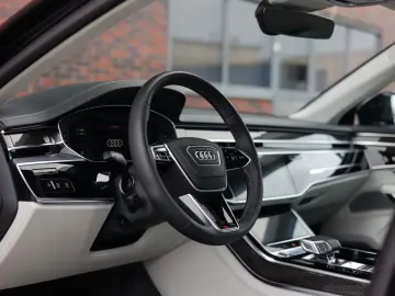 AUDI A8L 60 TFSIe quattro   Design Selection