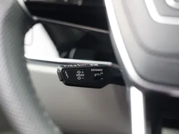 AUDI A8L 60 TFSIe quattro   Design Selection