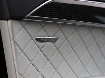 AUDI A8L 60 TFSIe quattro   Design Selection