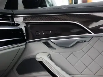 AUDI A8L 60 TFSIe quattro   Design Selection