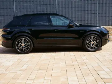 PORSCHE Cayenne E-Hybrid  PANO HEADUP BOSE INNO LUFT