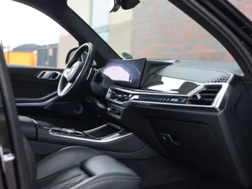 BMW X5 50e xDrive   M performance - Skylounge