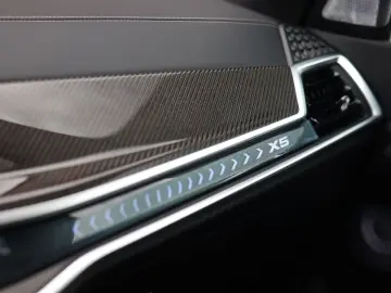 BMW X5 50e xDrive   M performance - Skylounge