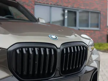 BMW X5 50e xDrive   Pano - AHK - HUD