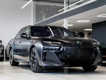 BMW 740d xDrive M Sport Pro Executive Lounge