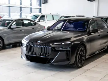 BMW 740d xDrive M Sport Pro Executive Lounge