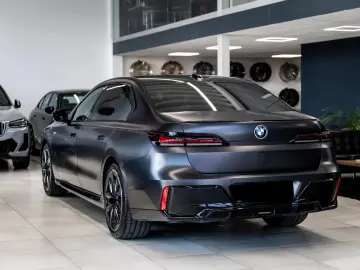 BMW 740d xDrive M Sport Pro Executive Lounge