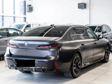 BMW 740d xDrive M Sport Pro Executive Lounge