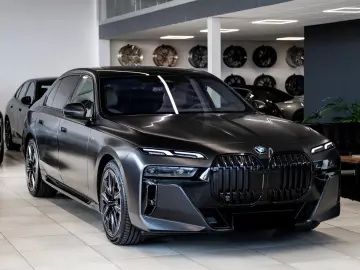 BMW 740d xDrive M Sport Pro Executive Lounge