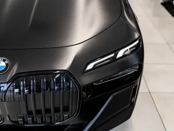 BMW 740d xDrive M Sport Pro Executive Lounge
