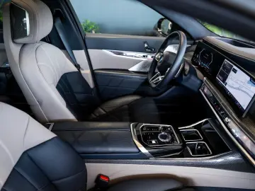 BMW 740d xDrive M Sport Pro Executive Lounge