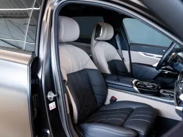 BMW 740d xDrive M Sport Pro Executive Lounge