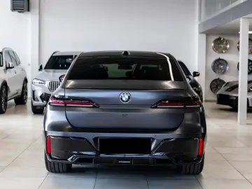 BMW 740d xDrive M Sport Pro Executive Lounge