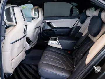 BMW 740d xDrive M Sport Pro Executive Lounge
