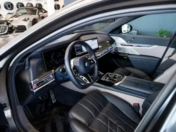 BMW 740d xDrive M Sport Pro Executive Lounge