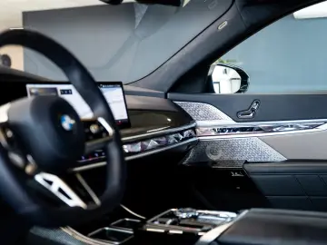 BMW 740d xDrive M Sport Pro Executive Lounge
