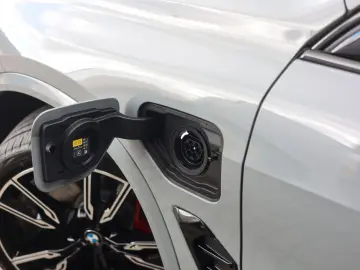 BMW X5 50e xDrive   M Performance - Pano - AHK