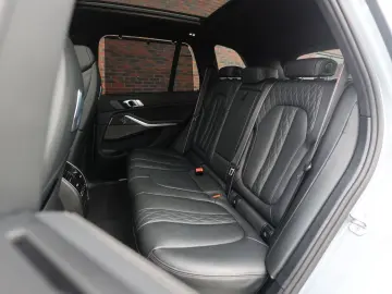 BMW X5 50e xDrive   M Performance - Pano - AHK