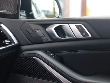 BMW X5 50e xDrive   M Performance - Pano - AHK
