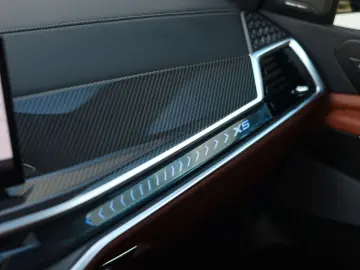BMW X5 50e xDrive   M Performance - Pano - AHK