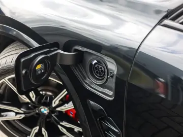 BMW X5 50e xDrive   M Performance - Pano - AHK