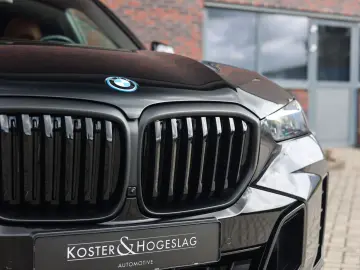 BMW X5 50e xDrive   M Performance - Pano - AHK
