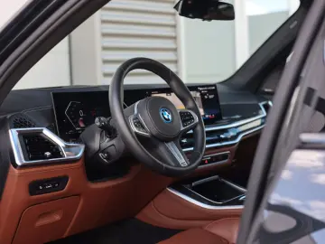 BMW X5 50e xDrive   M Performance - Pano - AHK