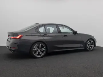 BMW 330i xD Komfort DAB HiFi Leder M Sport 19Zoll