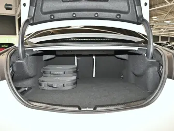 Mercedes-Benz C 300 e AMG Sport Premium  PANO