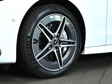 Mercedes-Benz C 300 e AMG Sport Premium  PANO