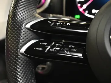 Mercedes-Benz C 300 e AMG Sport Premium  PANO