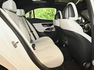 Mercedes-Benz C 300 e AMG Sport Premium  PANO