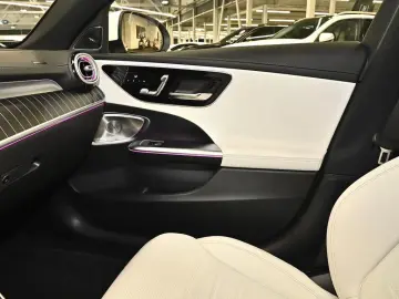 Mercedes-Benz C 300 e AMG Sport Premium  PANO