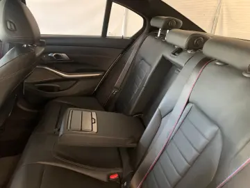 BMW 330 i M Sport Pro HeadUp Memory H&K 19  Kam