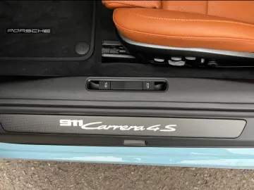 Porsche 911 Carrera 4S (992 II)