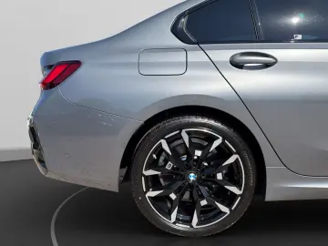 BMW 330i xDrive Limousine M Paket Drive Park Assist