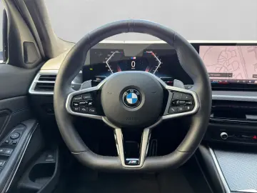 BMW 330i xDrive Limousine M Paket Drive Park Assist