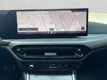 BMW 330i xDrive Limousine M Paket Drive Park Assist