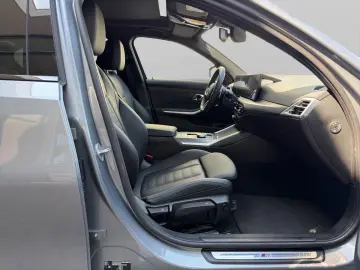 BMW 330i xDrive Limousine M Paket Drive Park Assist
